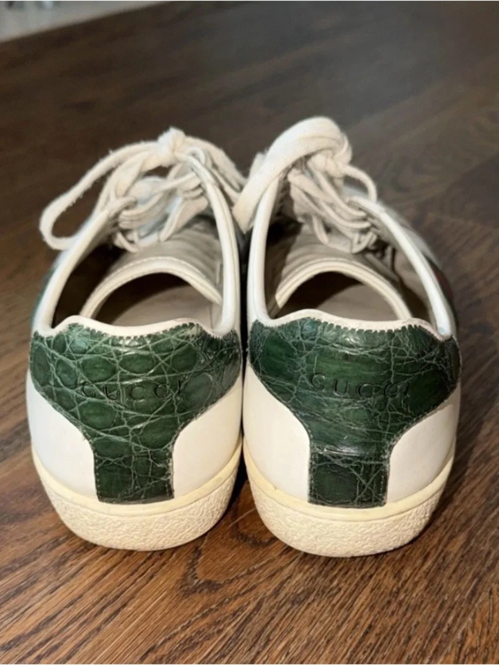 Woman’s Gucci  Ace White Leather Sneakers with Green and Red Web Stripe size 8